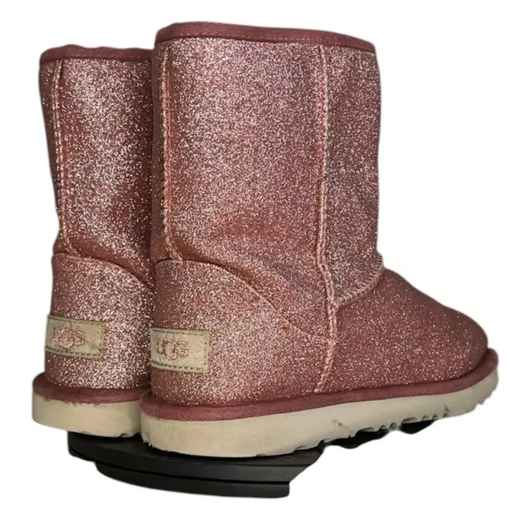 Girls UGG Classic Short II Glitter 1098491K Sheepskin Lined Snow Boot Sz 4 Pink